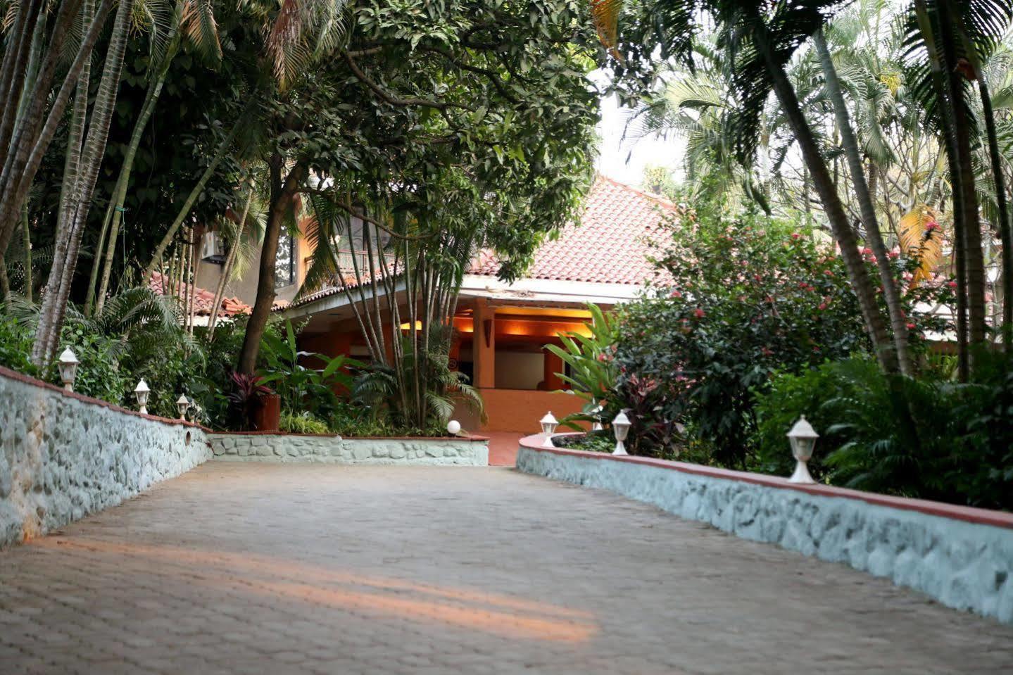 Outpost@Alibaug Hotel Alībāg Exterior foto